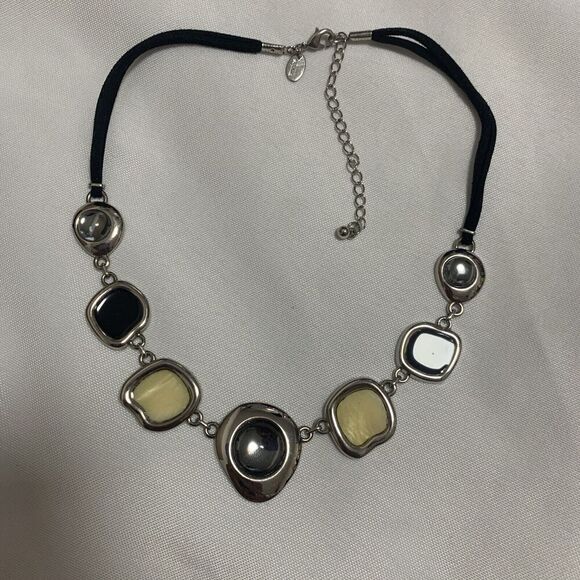 Lia Sophia Milky Way Necklace EUC 16"-19" - Picture 3 of 7